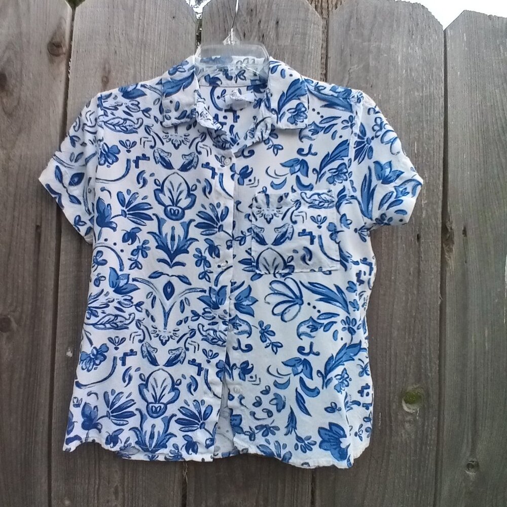 JAPRA SHIRT WOMENS SZ M WHITE BLUE FLORAL BUTTON CLOSURE SHORT SLEEVE LINEN